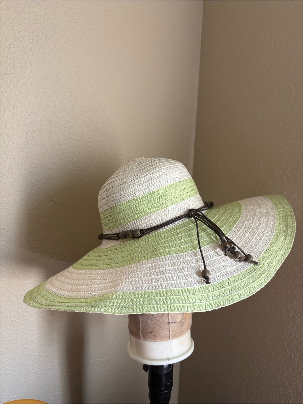Wide Brim Straw Sun Hat in White and Light Green